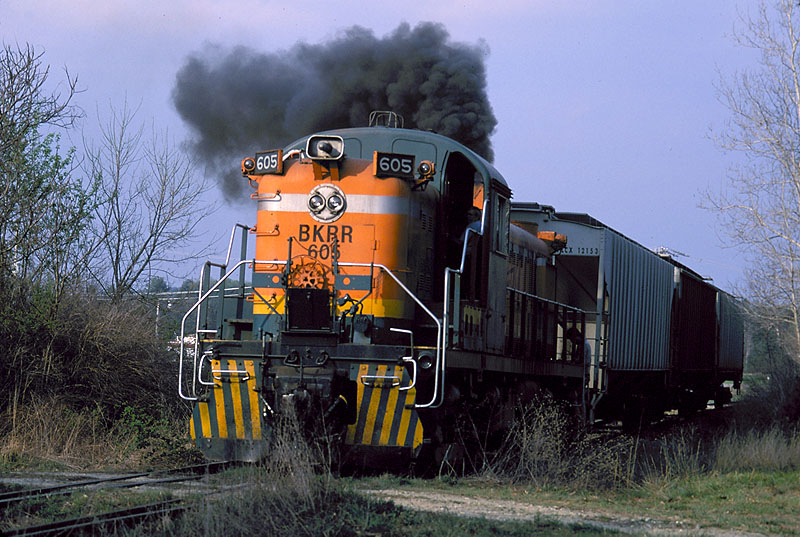 BKRR 605 at East Greenwich, NY on May 04, 2001. (Photo by Brian Plant)